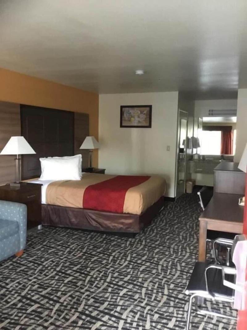 Executive Inn image
