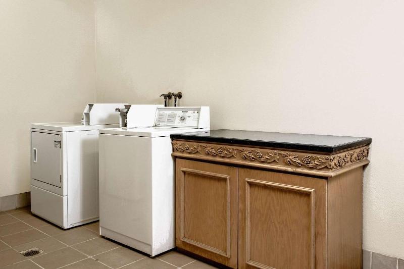 Executive Inn image