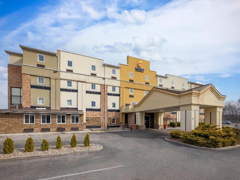 Comfort Inn & Suites Michigan City image