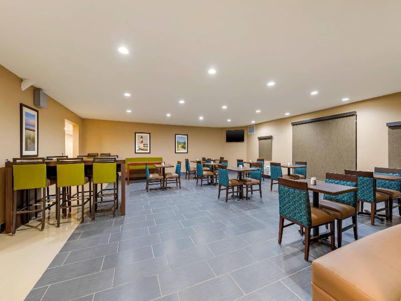 Comfort Inn & Suites Michigan City image