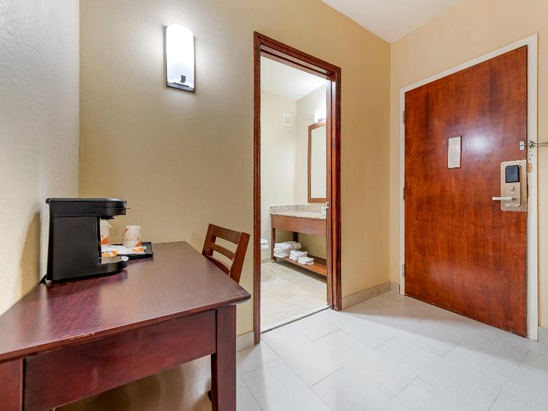 Comfort Inn & Suites Michigan City image
