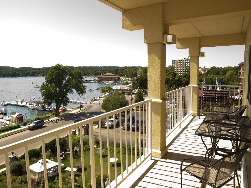 Bella Vista Suites image
