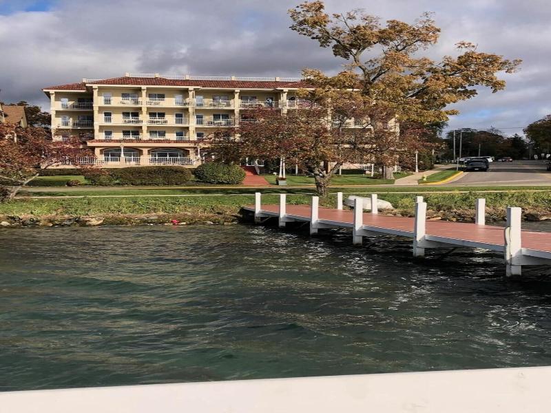 Bella Vista Suites image