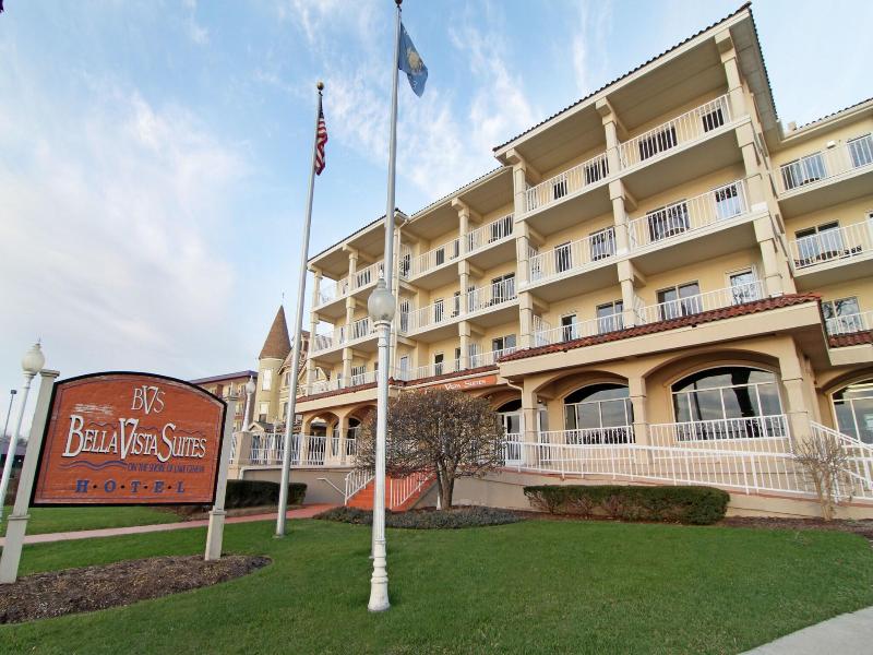Bella Vista Suites image