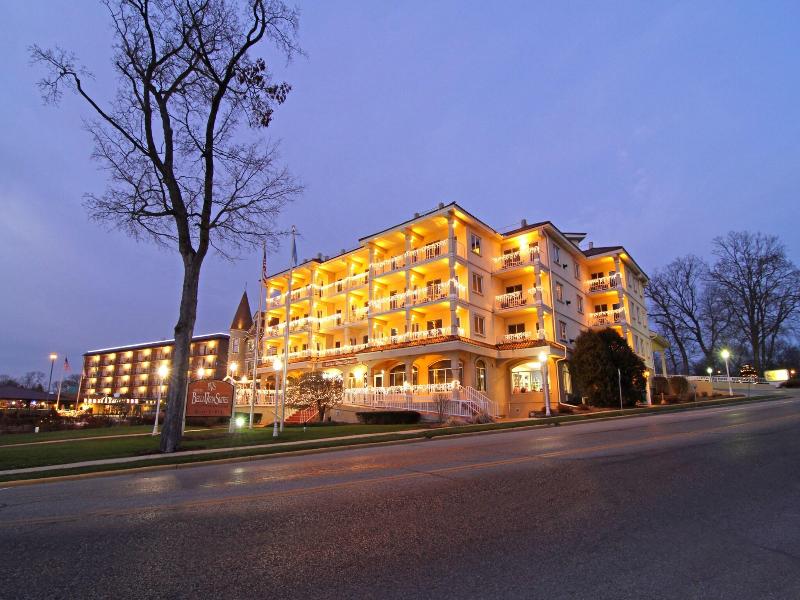 Bella Vista Suites image
