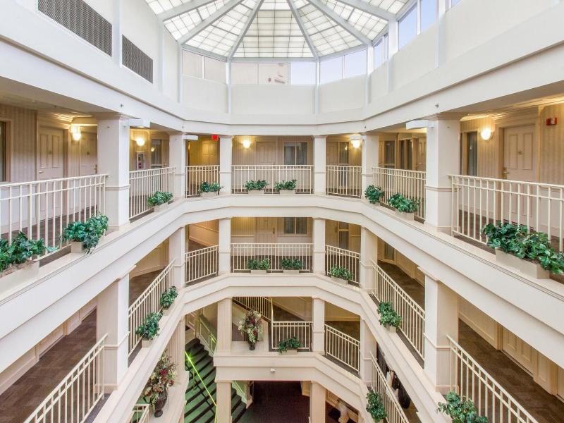 Bella Vista Suites image