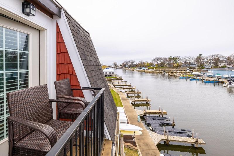 Old Harbor Inn image
