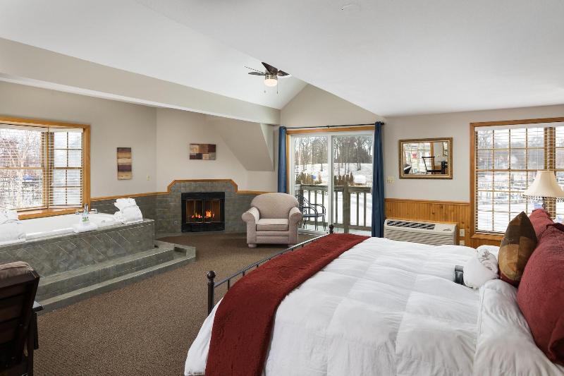 Old Harbor Inn image