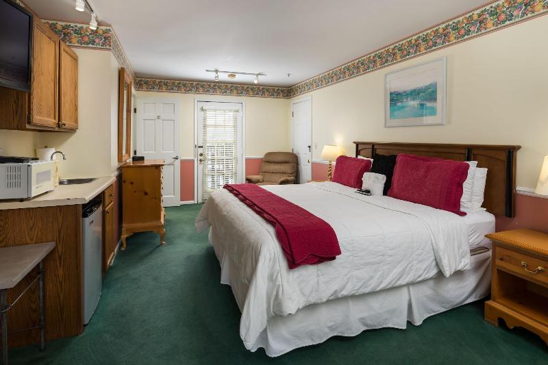 Old Harbor Inn image