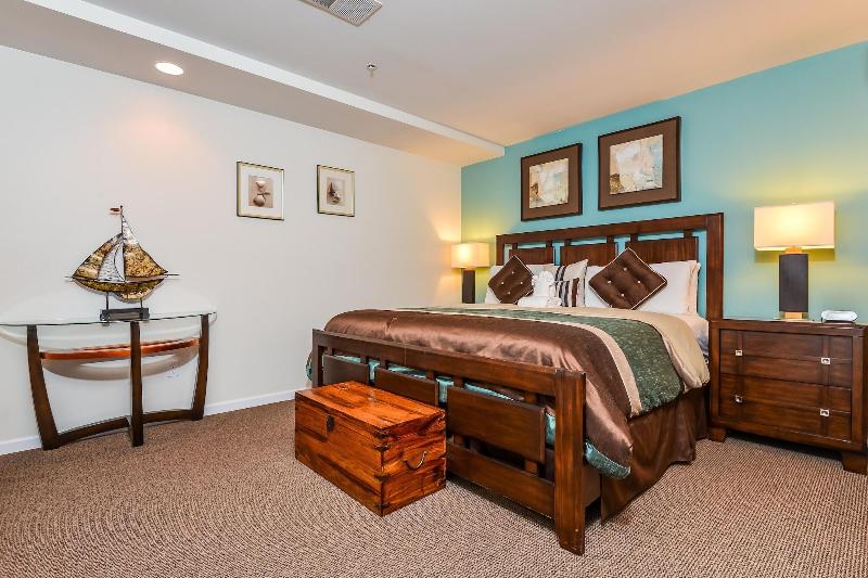 Old Harbor Inn image