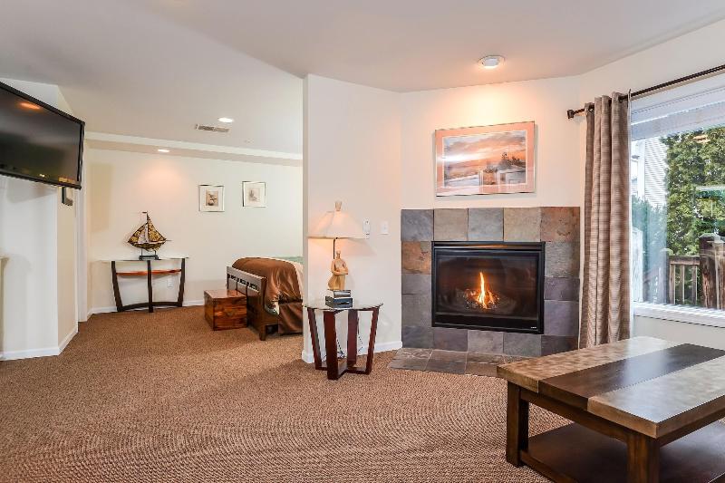 Old Harbor Inn image