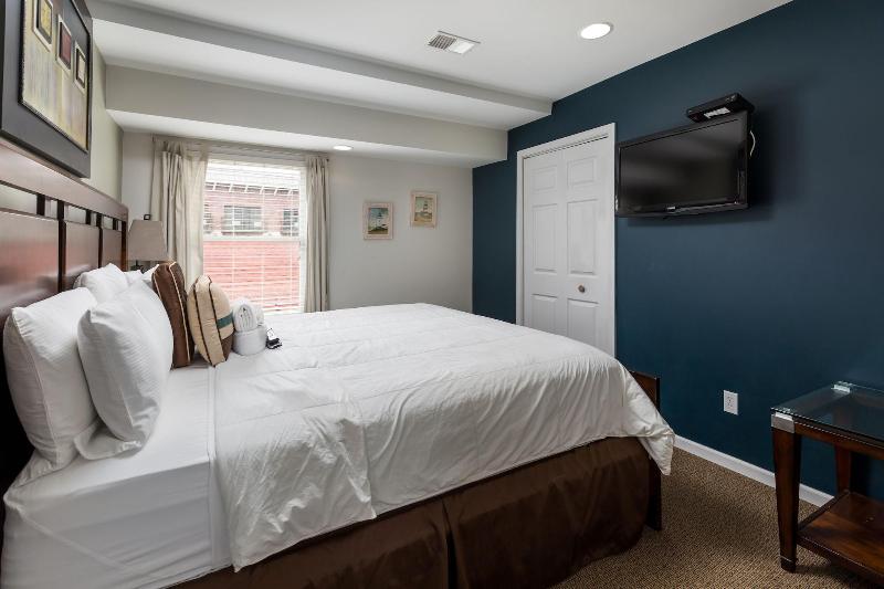 Old Harbor Inn image