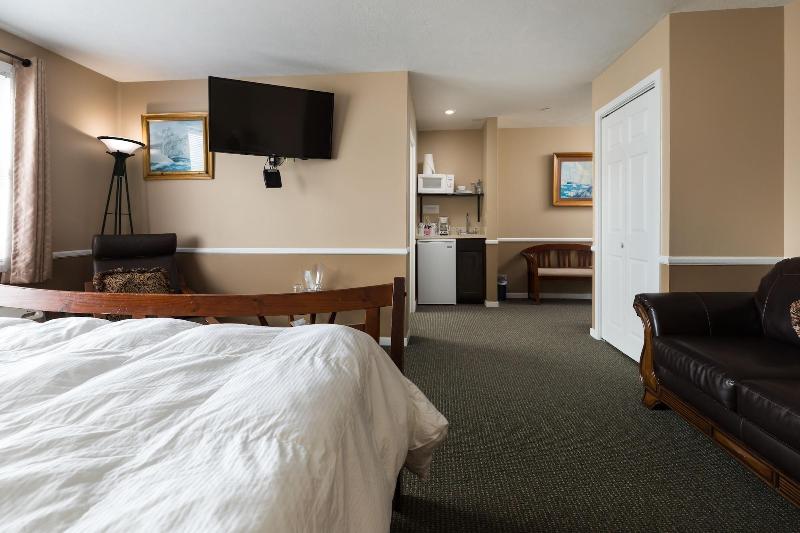 Old Harbor Inn image