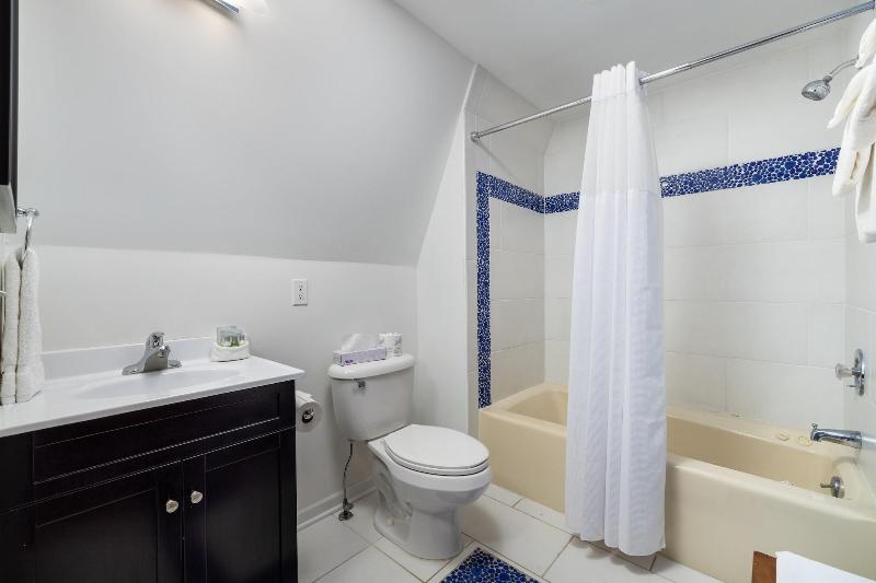Old Harbor Inn image