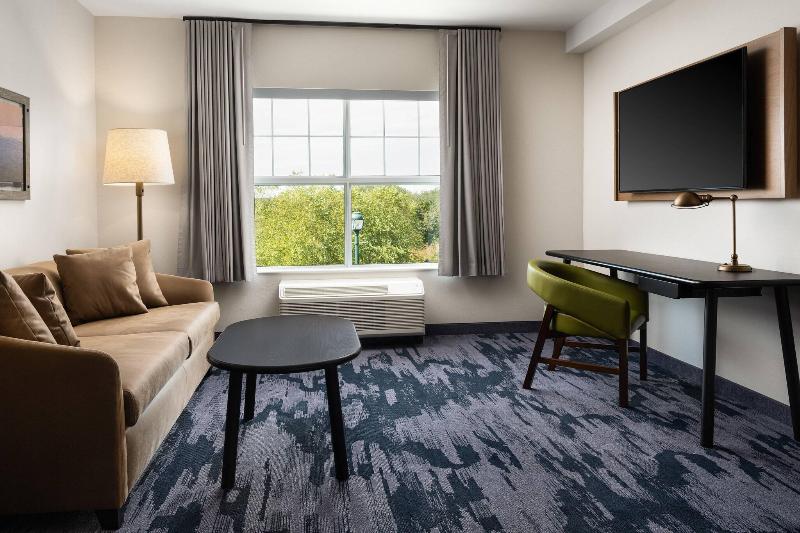 Fairfield Inn & Suites by Marriott South Kingstown image
