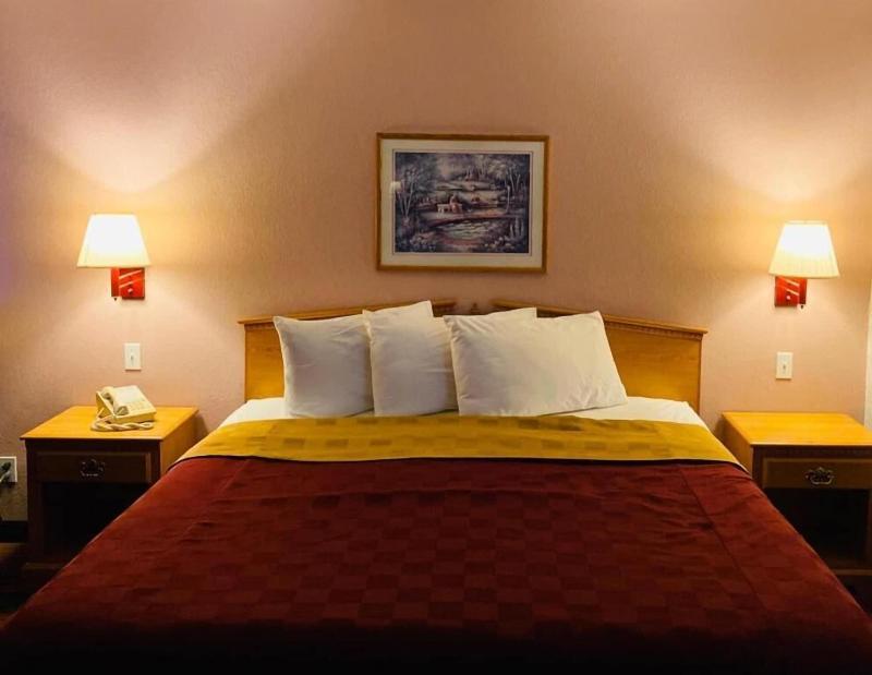 Victorian Inn image