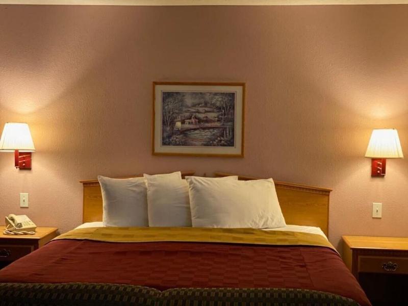 Victorian Inn image