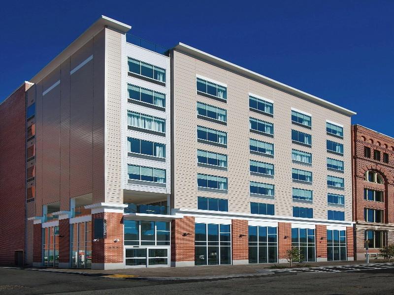 Fairfield Inn & Suites by Marriott Pittsburgh Down image
