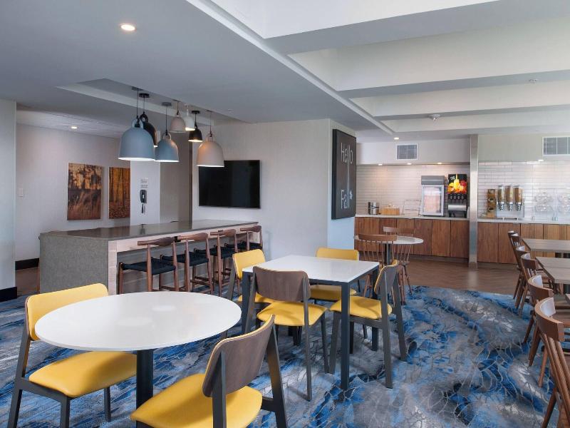 Fairfield Inn & Suites by Marriott Pittsburgh Down image