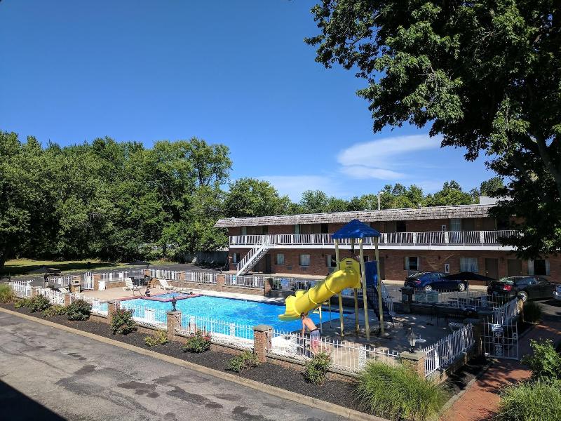South Shore Inn image