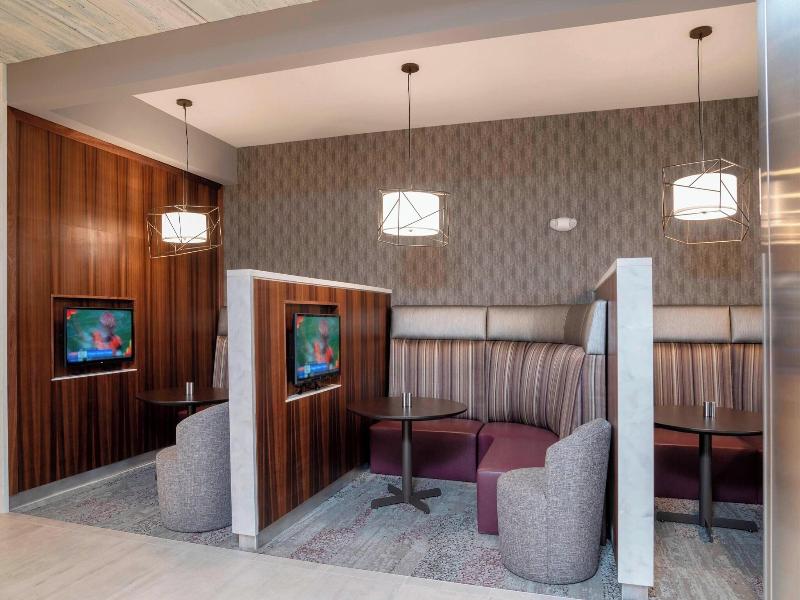 Courtyard By Marriott Cleveland Elyria image