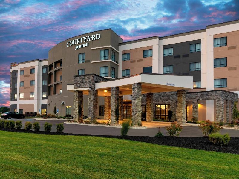Courtyard By Marriott Cleveland Elyria image