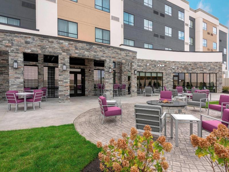 Courtyard By Marriott Cleveland Elyria image