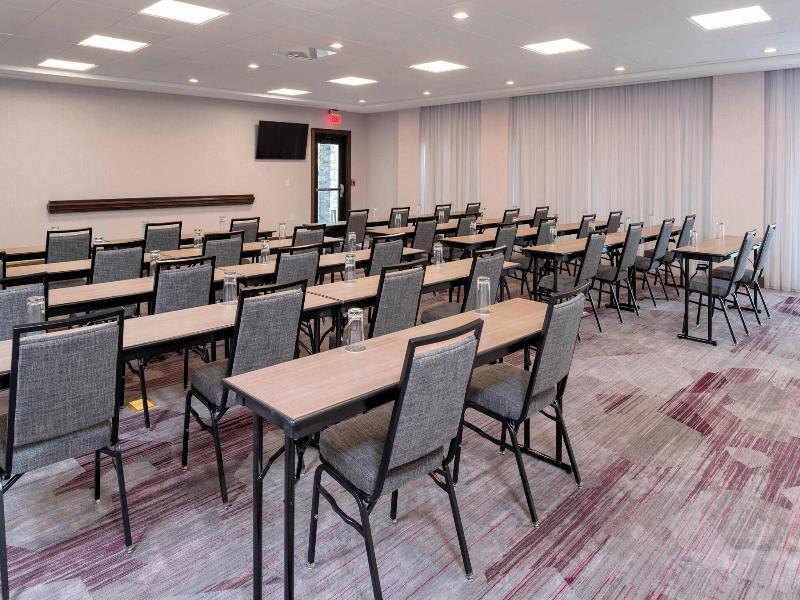 Courtyard By Marriott Cleveland Elyria image
