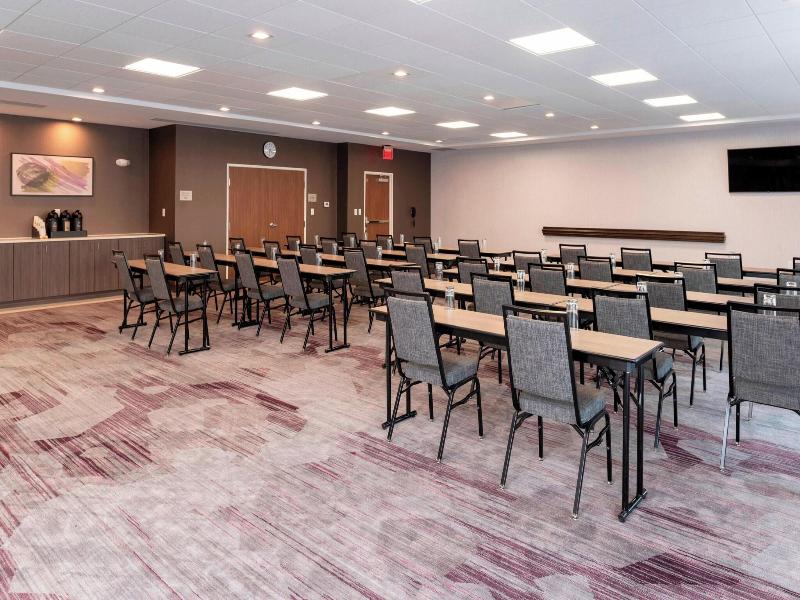Courtyard By Marriott Cleveland Elyria image