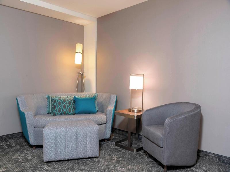 Courtyard By Marriott Cleveland Elyria image
