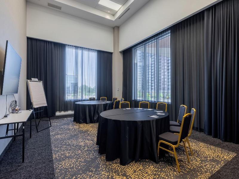 Courtyard By Marriott Montreal Brossard image