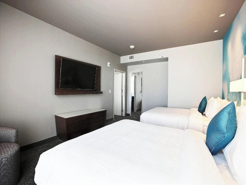 Courtyard By Marriott Montreal Brossard image
