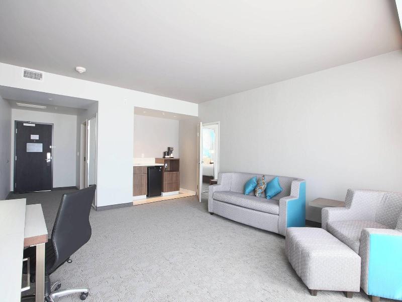 Courtyard By Marriott Montreal Brossard image