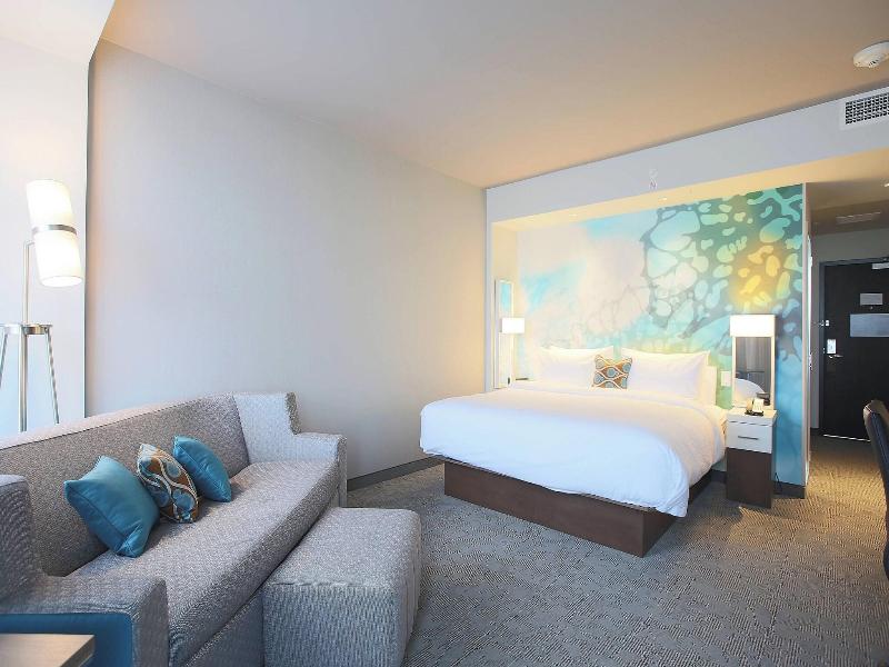 Courtyard By Marriott Montreal Brossard image
