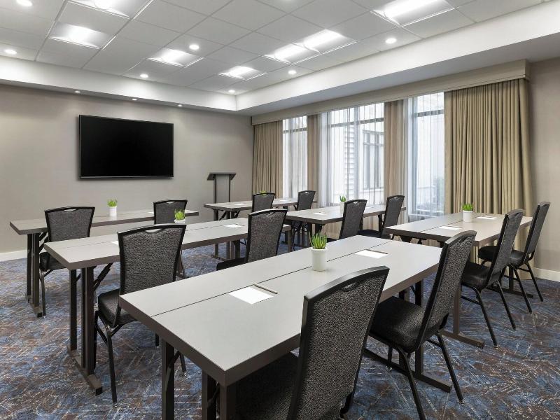 Residence Inn Long Island Garden City image