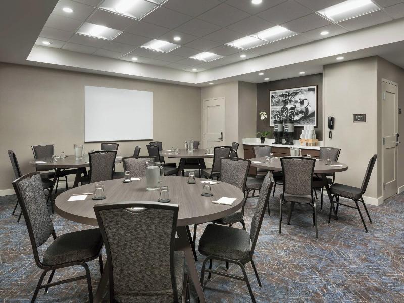 Residence Inn Long Island Garden City image