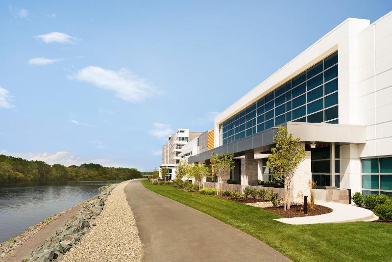 The Landing Hotel at Rivers Casino & Resort image