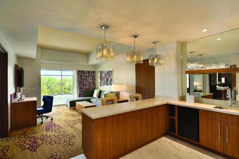 The Landing Hotel at Rivers Casino & Resort image