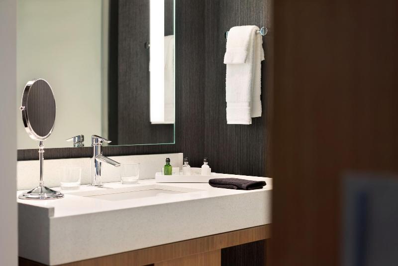 The Landing Hotel at Rivers Casino & Resort image