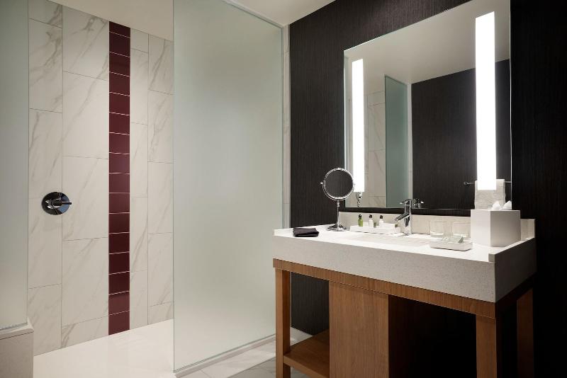 The Landing Hotel at Rivers Casino & Resort image