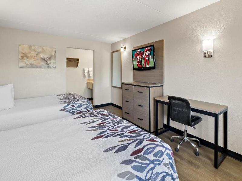 Red Roof Inn Tucson - Vail image