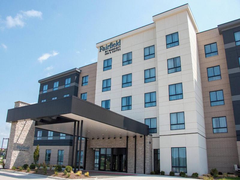 Fairfield Inn & Suites by Marriott Davenport Quad  image