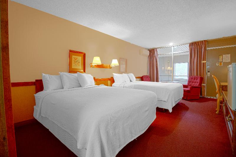 HomeTown Inn By OYO - Liberal, KS image