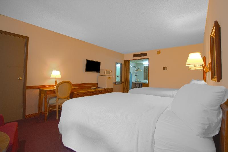 HomeTown Inn By OYO - Liberal, KS image