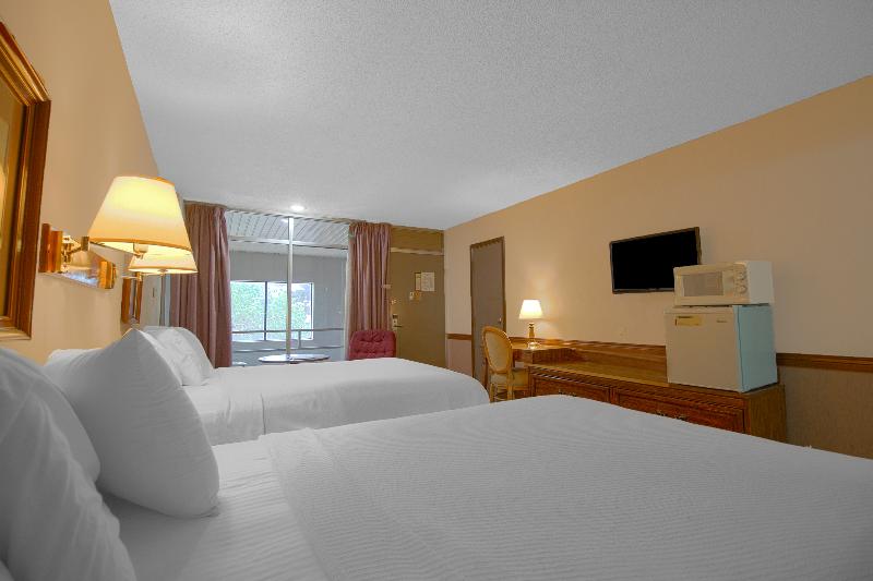 HomeTown Inn By OYO - Liberal, KS image