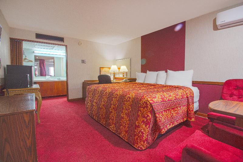 HomeTown Inn By OYO - Liberal, KS image