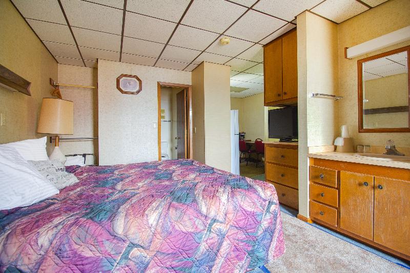 HomeTown Inn By OYO - Liberal, KS image
