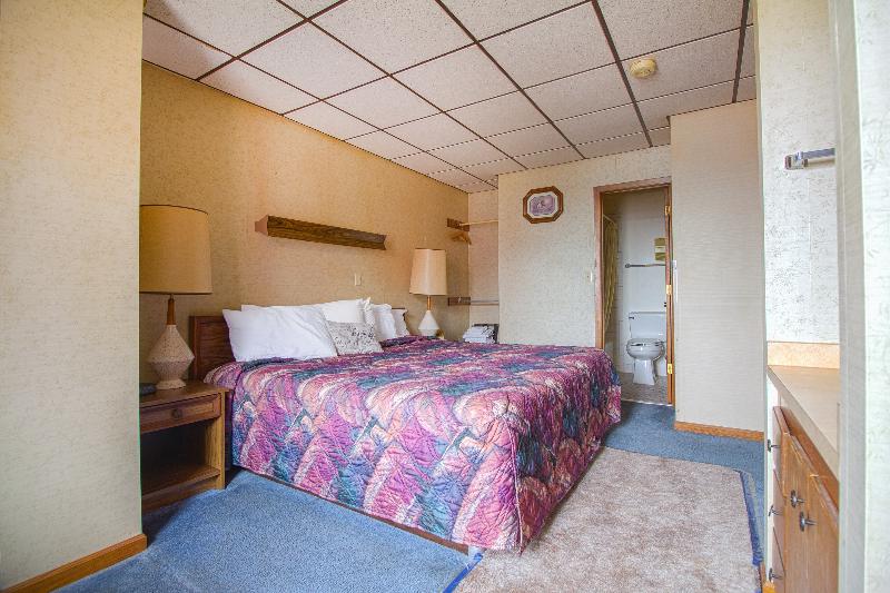 HomeTown Inn By OYO - Liberal, KS image