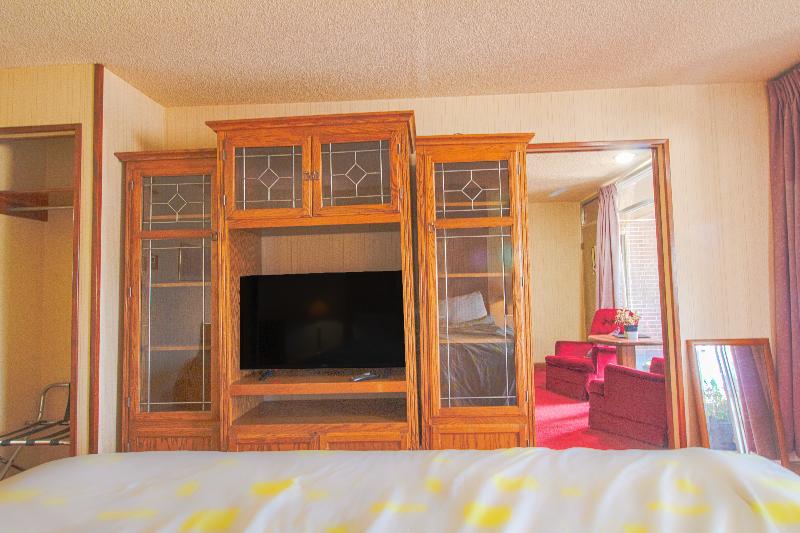 HomeTown Inn By OYO - Liberal, KS image