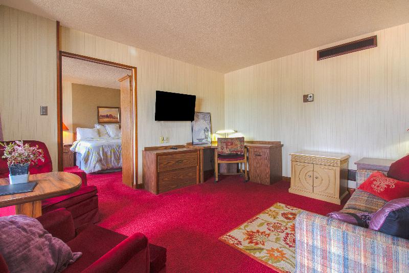 HomeTown Inn By OYO - Liberal, KS image